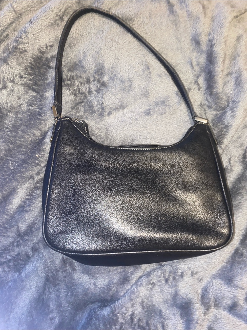 Liz Claiborne Black Pebbled Leather Shoulder Bag with Front Zip Pocket - Picture 3 of 11